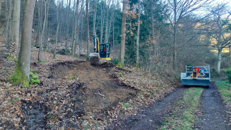 Vorbereitungen für Bauwagen im Schulwald Hönningen laufen auf Hochtouren